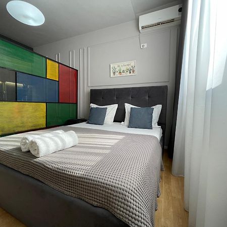 Myslym Shyri'S Apartments Tiranë Eksteriør bilde