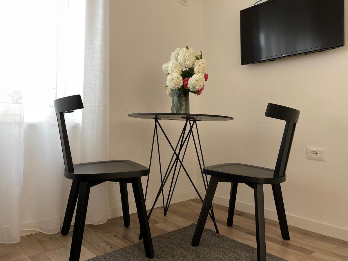 Myslym Shyri'S Apartments Tiranë Eksteriør bilde