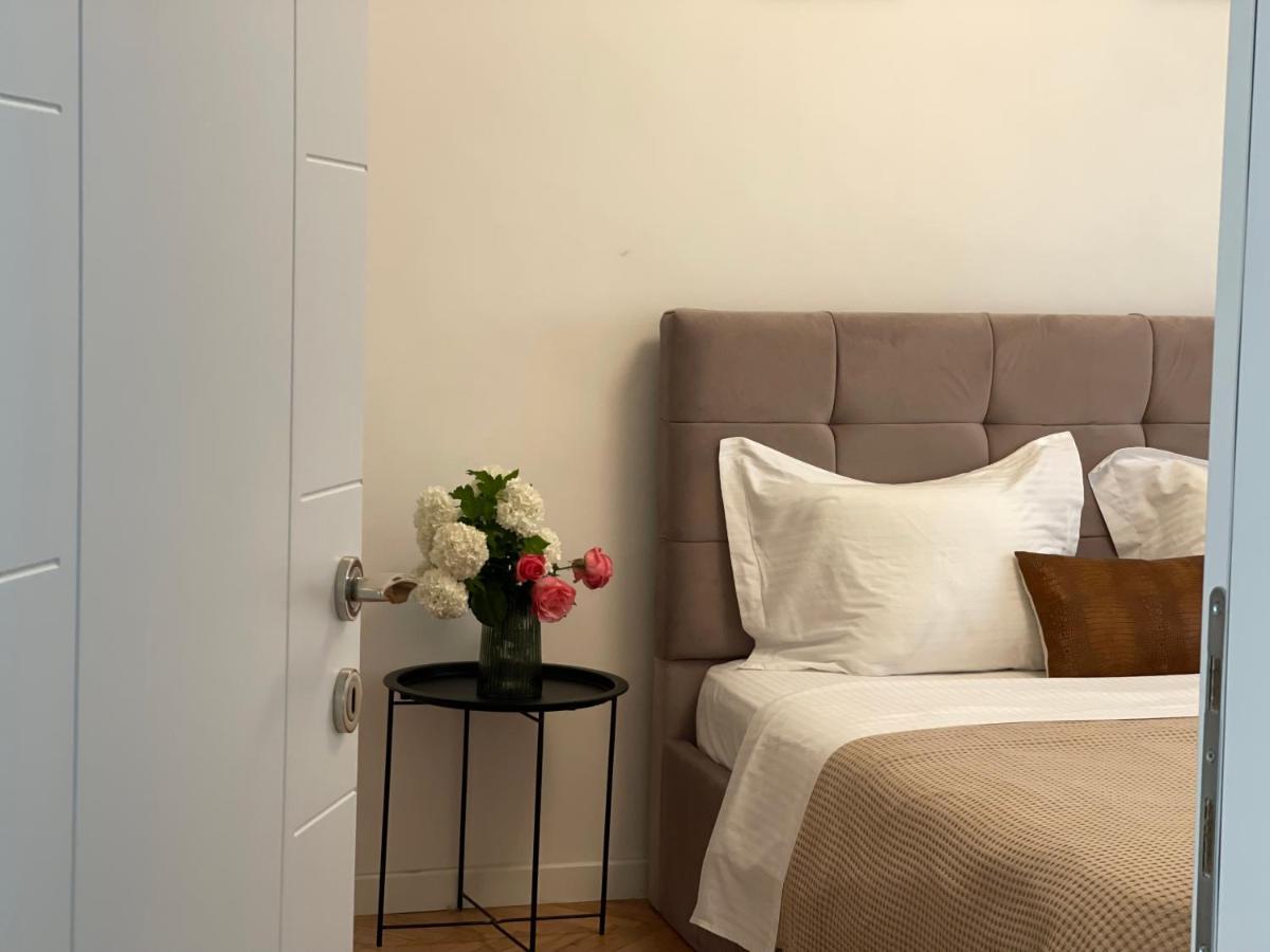 Myslym Shyri'S Apartments Tiranë Eksteriør bilde