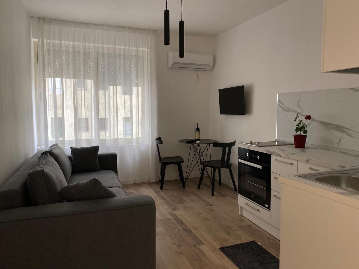 Myslym Shyri'S Apartments Tiranë Eksteriør bilde