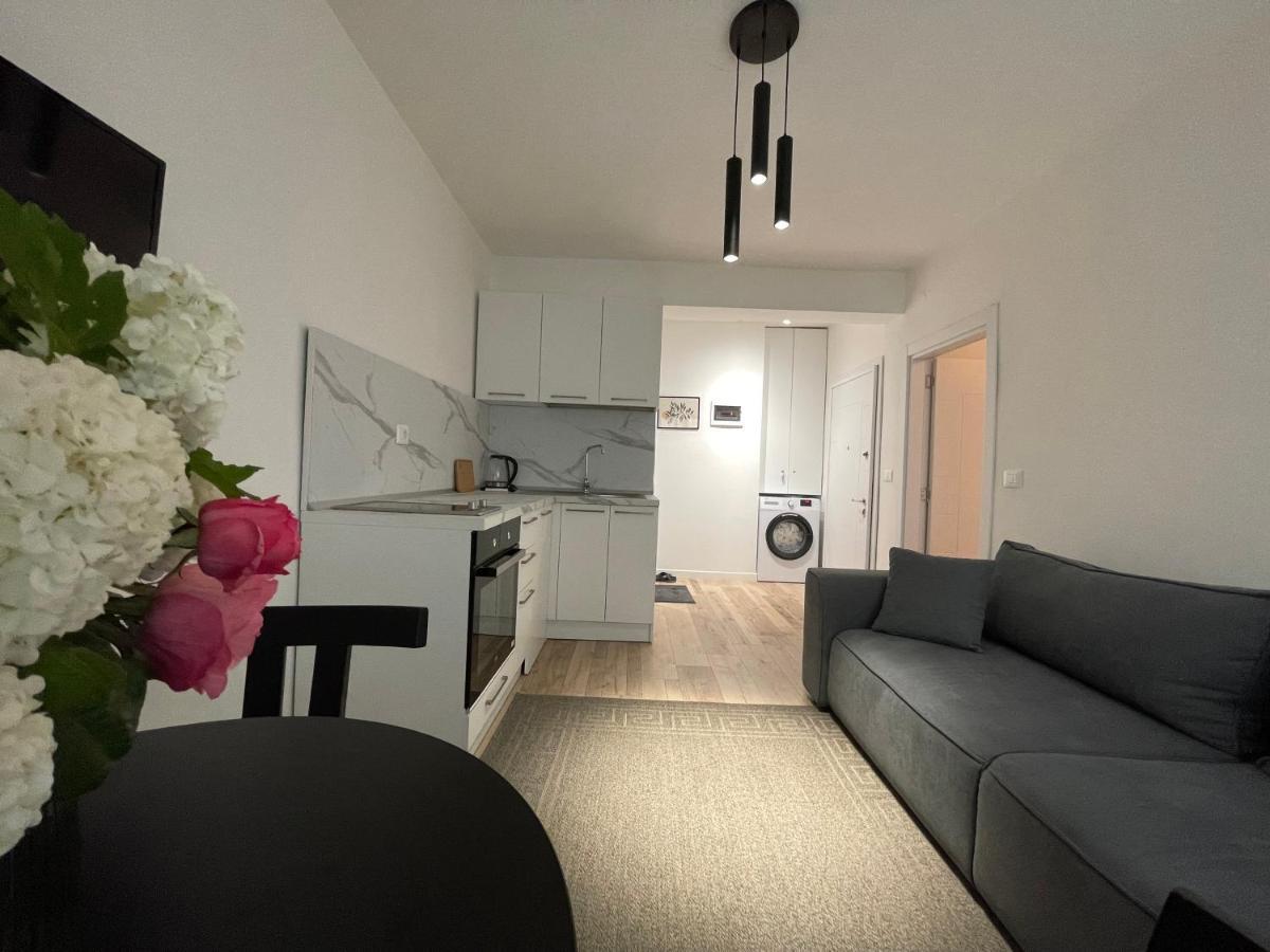 Myslym Shyri'S Apartments Tiranë Eksteriør bilde