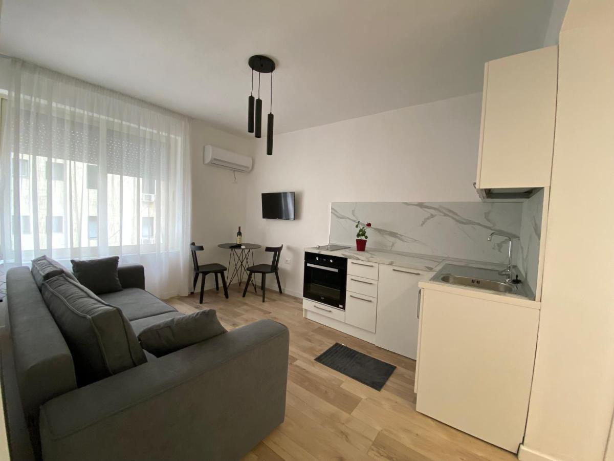 Myslym Shyri'S Apartments Tiranë Eksteriør bilde