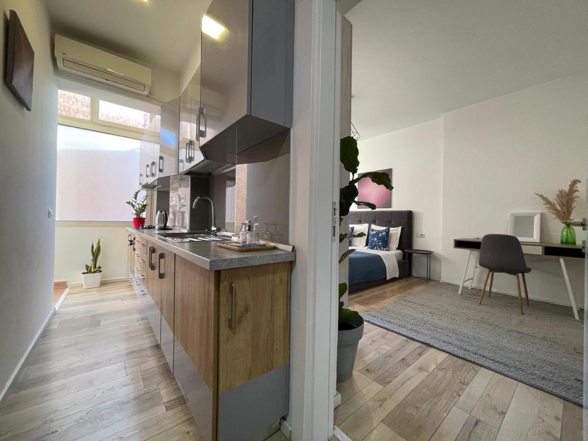Myslym Shyri'S Apartments Tiranë Eksteriør bilde
