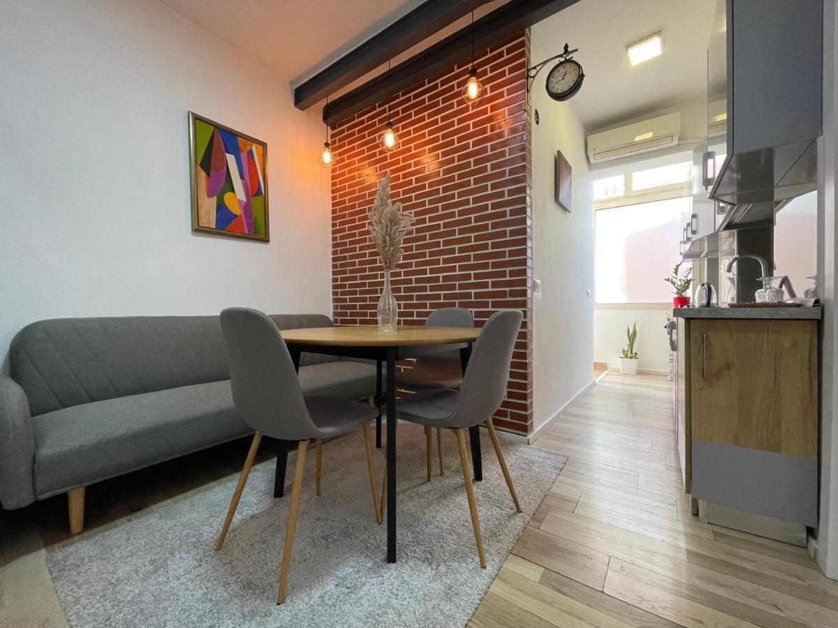 Myslym Shyri'S Apartments Tiranë Eksteriør bilde