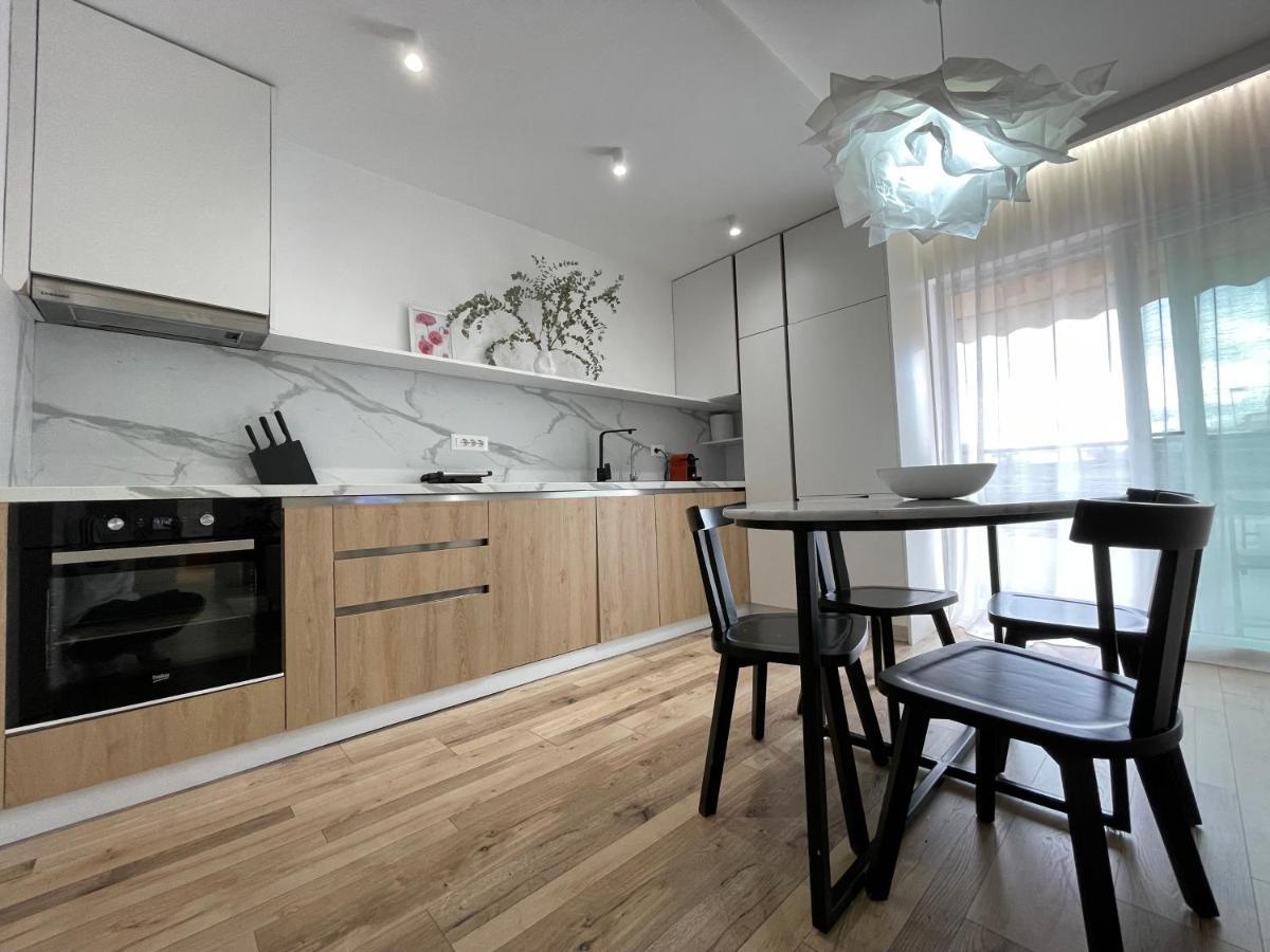 Myslym Shyri'S Apartments Tiranë Eksteriør bilde