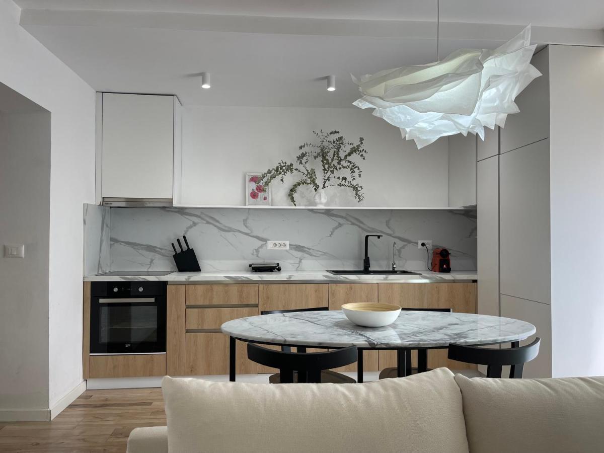Myslym Shyri'S Apartments Tiranë Eksteriør bilde