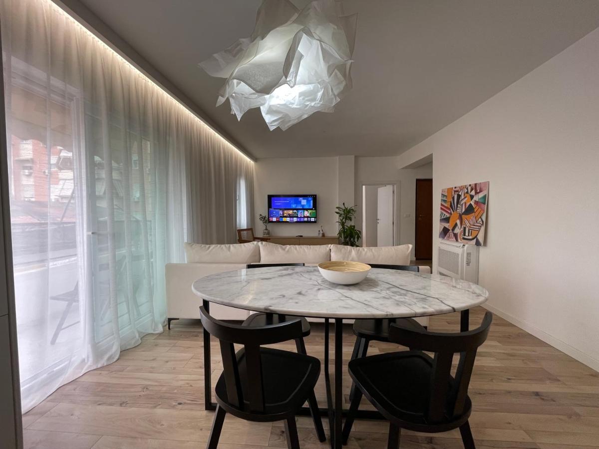 Myslym Shyri'S Apartments Tiranë Eksteriør bilde