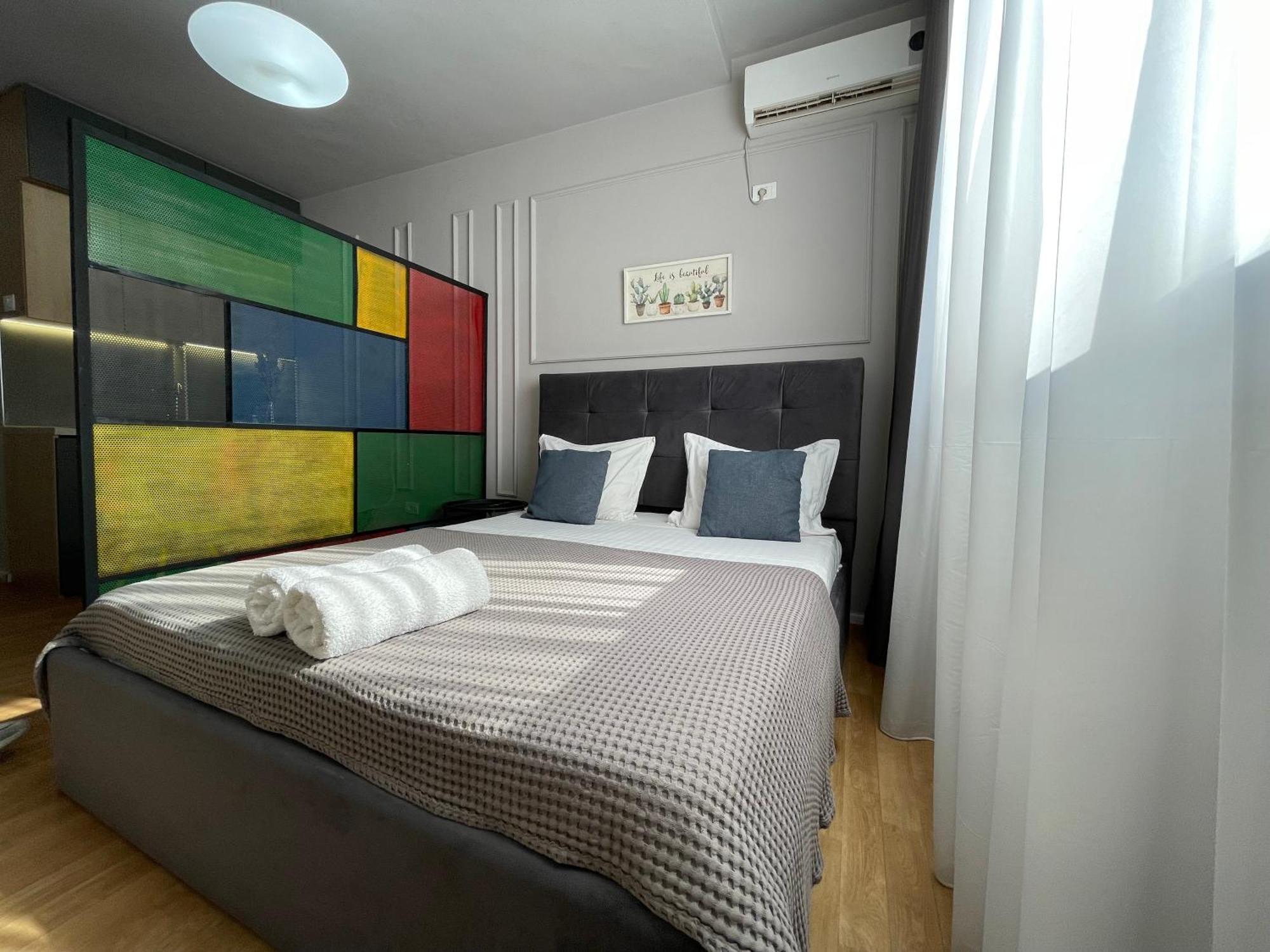 Myslym Shyri'S Apartments Tiranë Eksteriør bilde